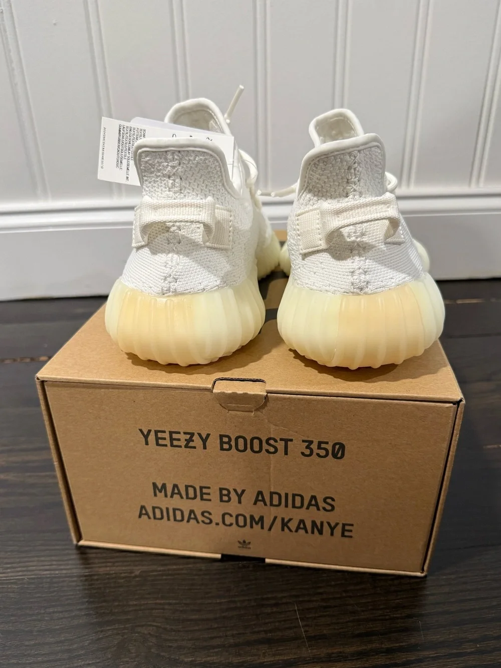 Yeezy Boost 350 V2 Sneakers - Cream/White